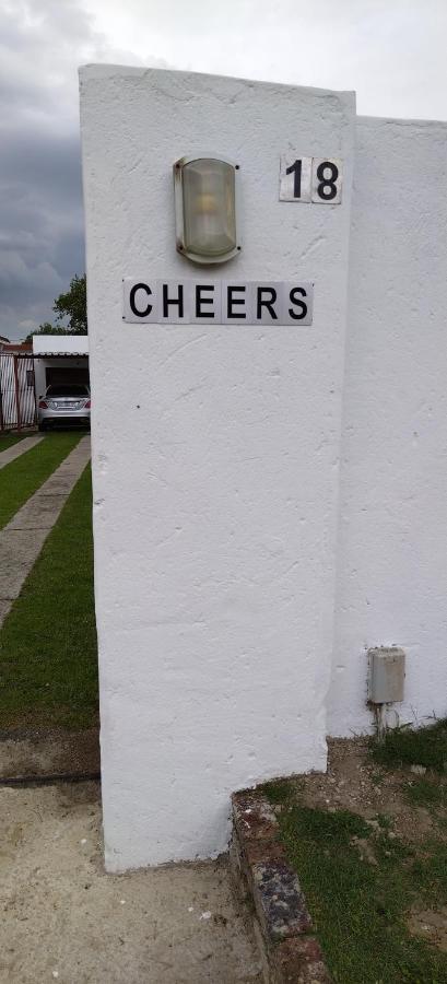 Hostal Cheers Evander Exterior foto